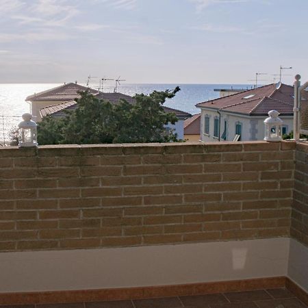 Casa Myconis 68Mq A Due Passi Dal Mare Di San Vincenzo Apartamento Exterior foto